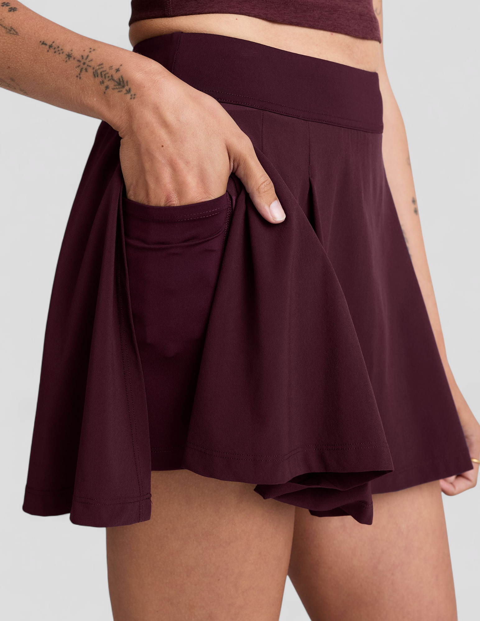 Geplooide zomerrok met elastische taille en binnenbroekje