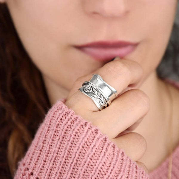 Vintage-Style Bohemian Silver-Tone Flower Ring