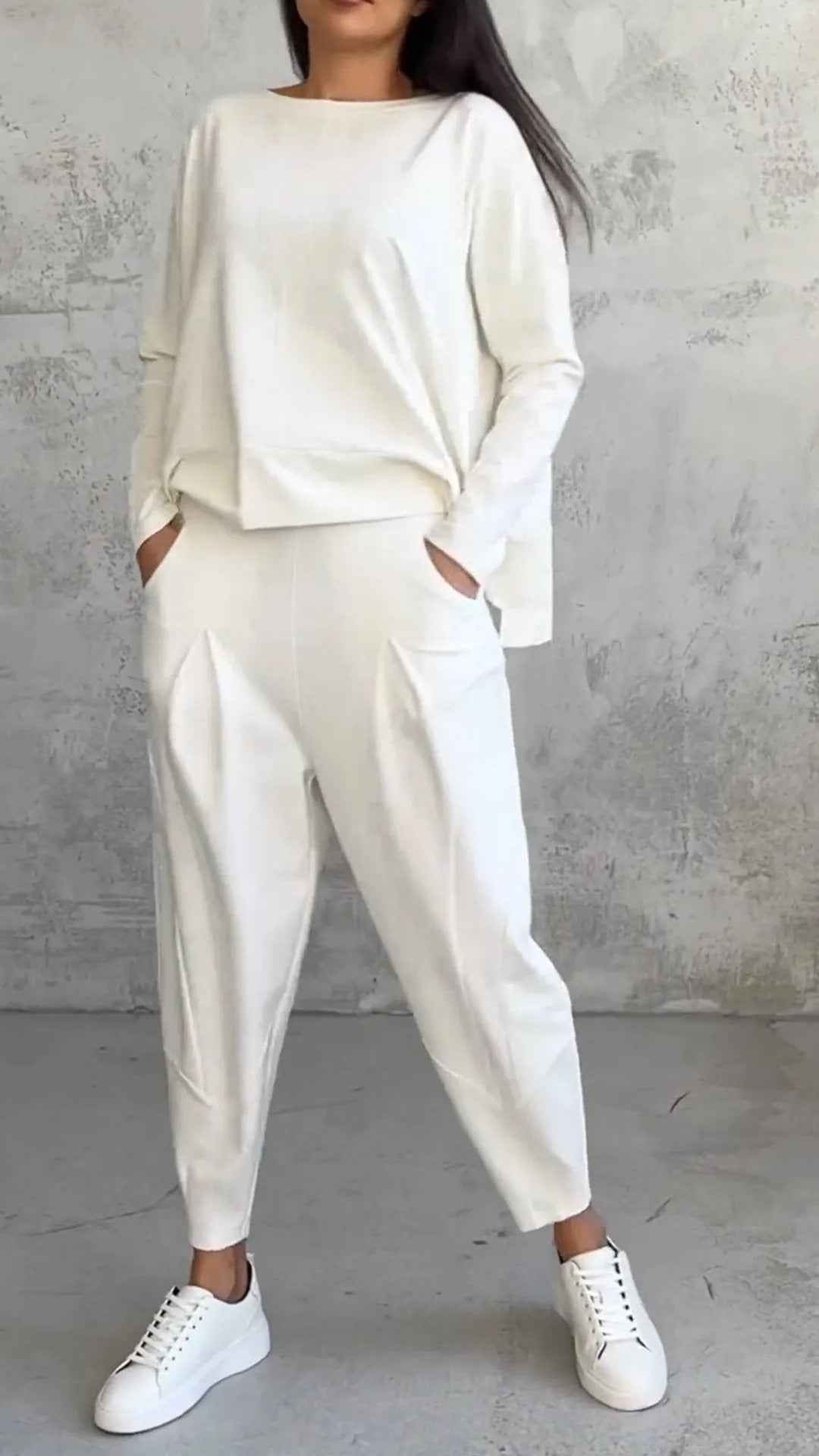 Soft Two-Piece Autumn Set with a Relaxed Coordinated Cut