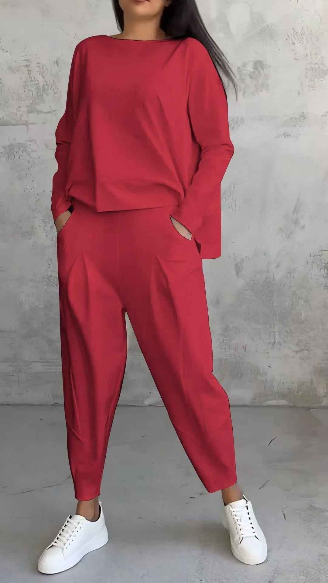 Soft Two-Piece Autumn Set with a Relaxed Coordinated Cut
