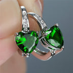 Ohrringe mit grauem Stein, weißgoldfarben