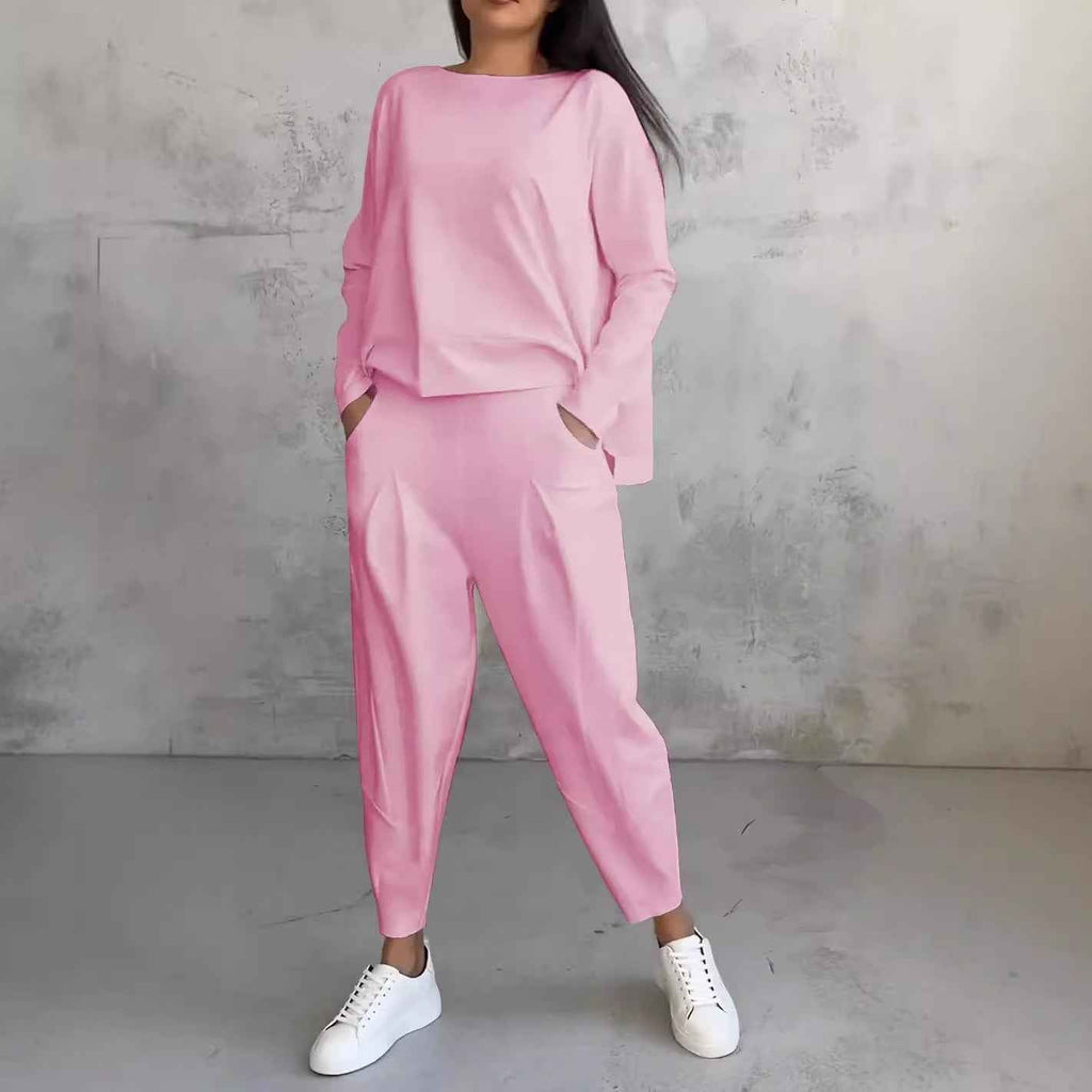 Soft Two-Piece Autumn Set with a Relaxed Coordinated Cut