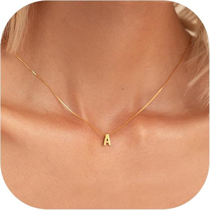 Goudkleurige ketting met initiaal
