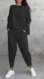 Soft Two-Piece Autumn Set with a Relaxed Coordinated Cut