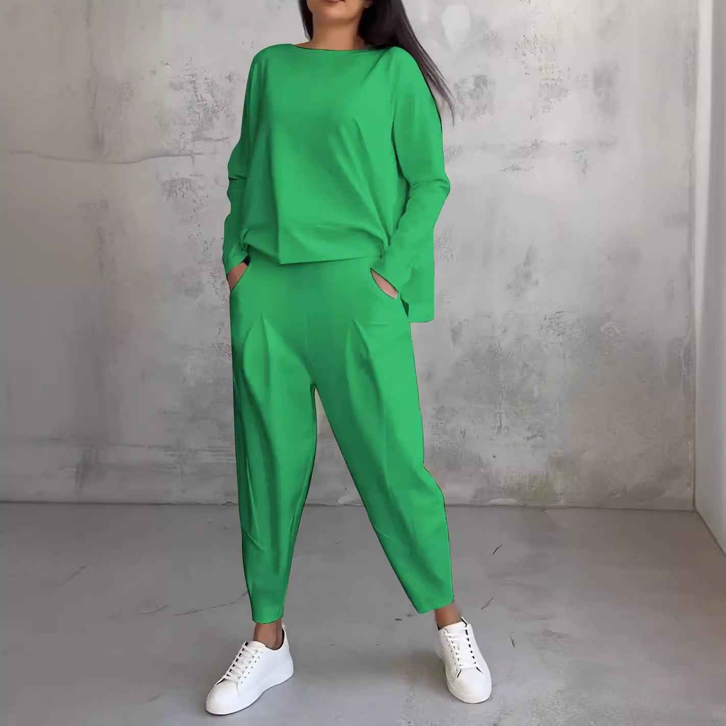 Soft Two-Piece Autumn Set with a Relaxed Coordinated Cut