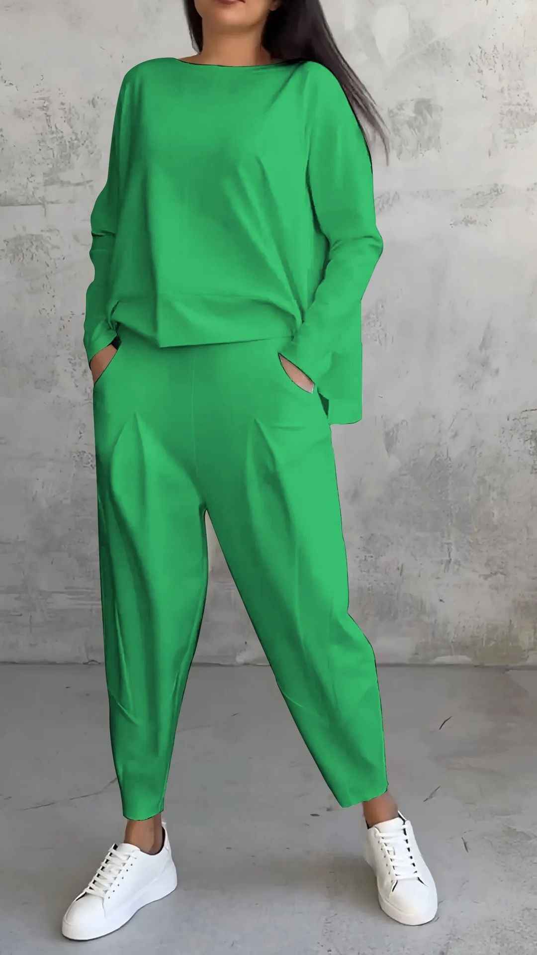 Soft Two-Piece Autumn Set with a Relaxed Coordinated Cut