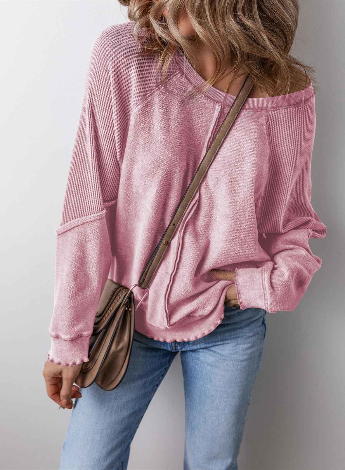 Crew Neck Sweatshirt with Long Sleeves and Relaxed Fit