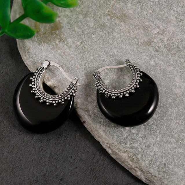 Oorbellen met steen in twee kleuren in vintagestijl
