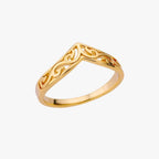 Goudkleurige ring met fijn botanisch totemdetail