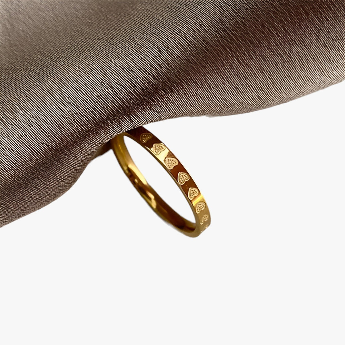 Gepolijste goudkleurige ring van 2 mm, smal profiel