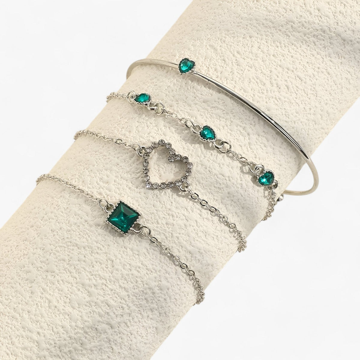 Armband met vierkante groene steen en zirkoniabedels