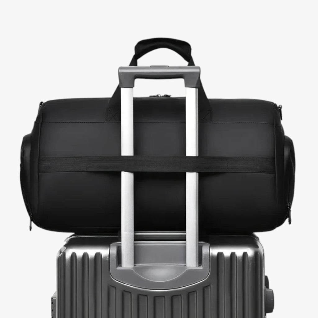 Large Versatile Gym and Weekend Sports Bag with Pockets