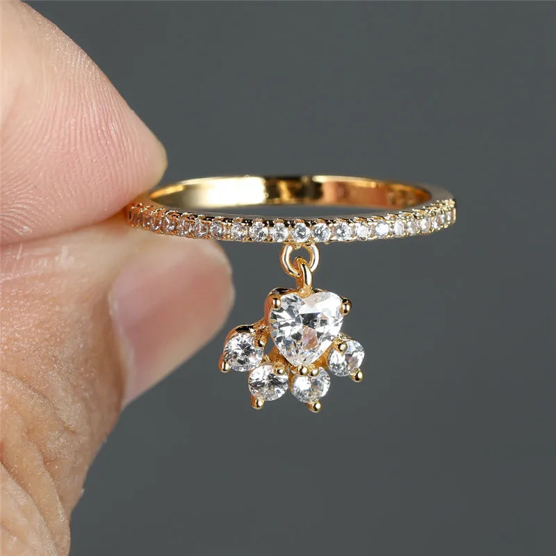 Ring met kattenpootje en hartsteen in vintagestijl