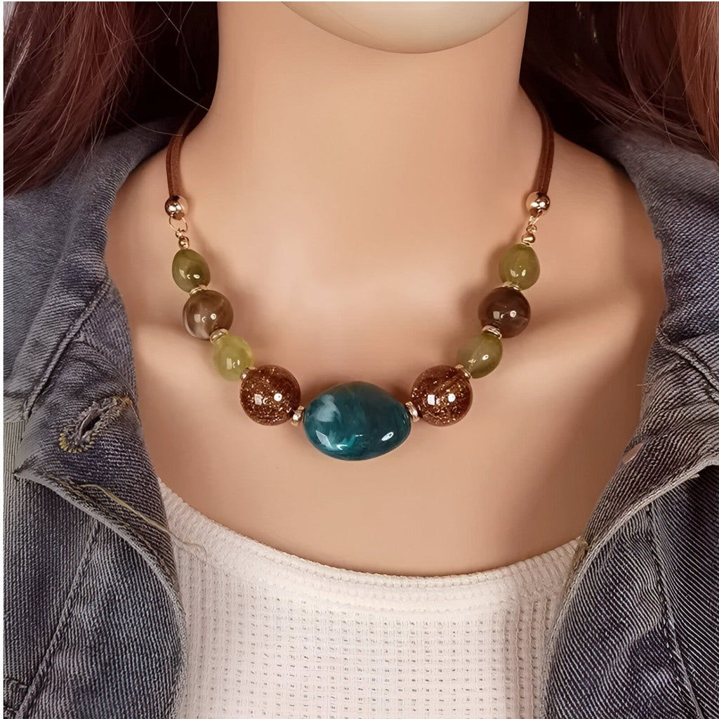 Vintage Pearl Necklace with Acrylic Pendant
