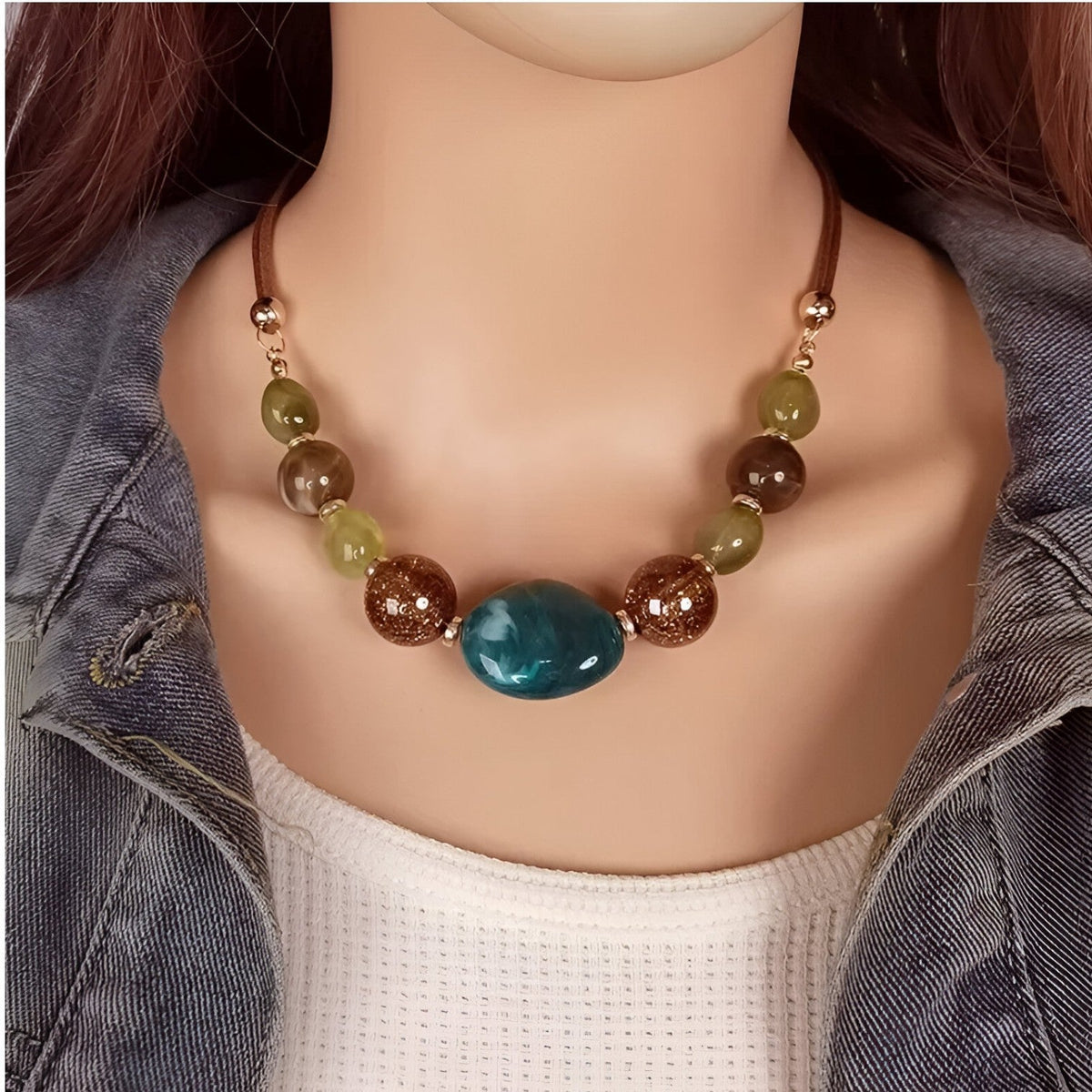 Vintage Pearl Necklace with Acrylic Pendant