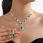 Tweedelige bruidsset met druppelhanger en oorbellen