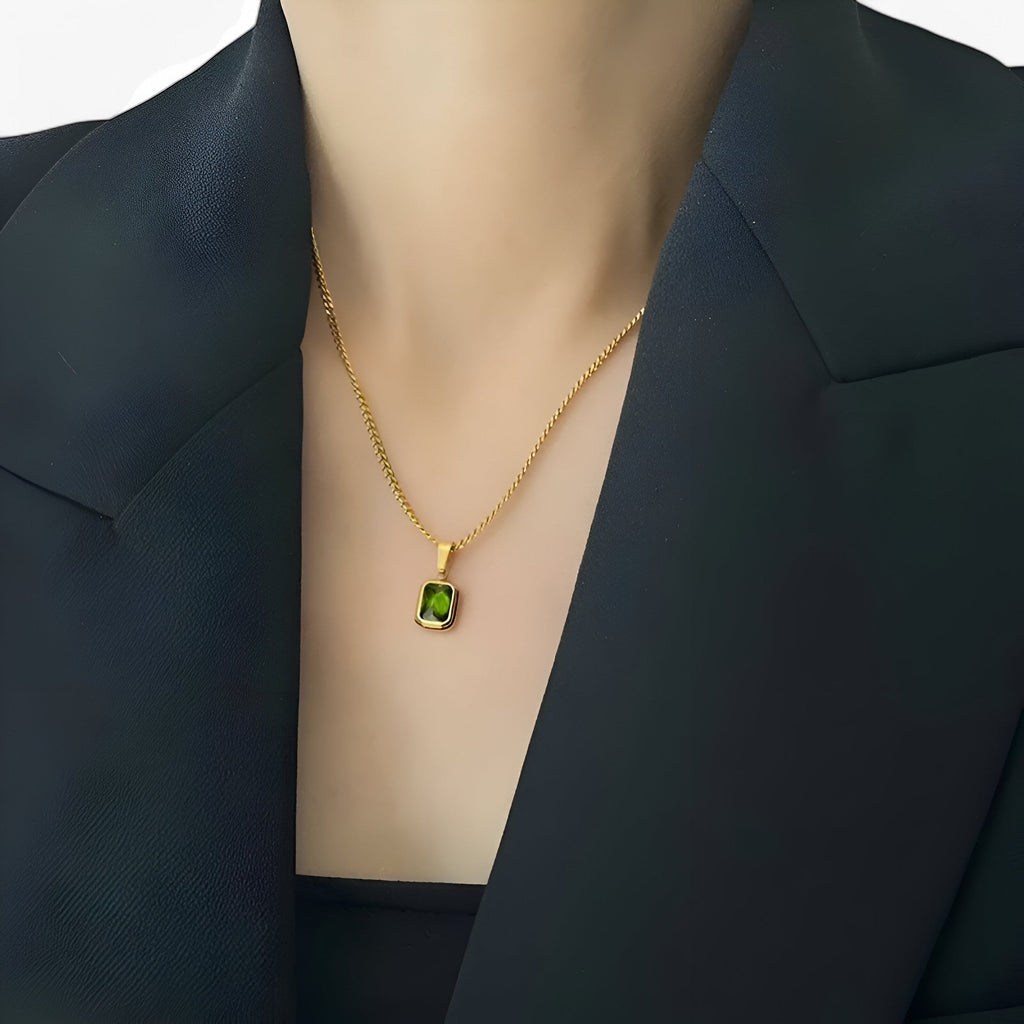Vergulde ketting met groene zirkoon