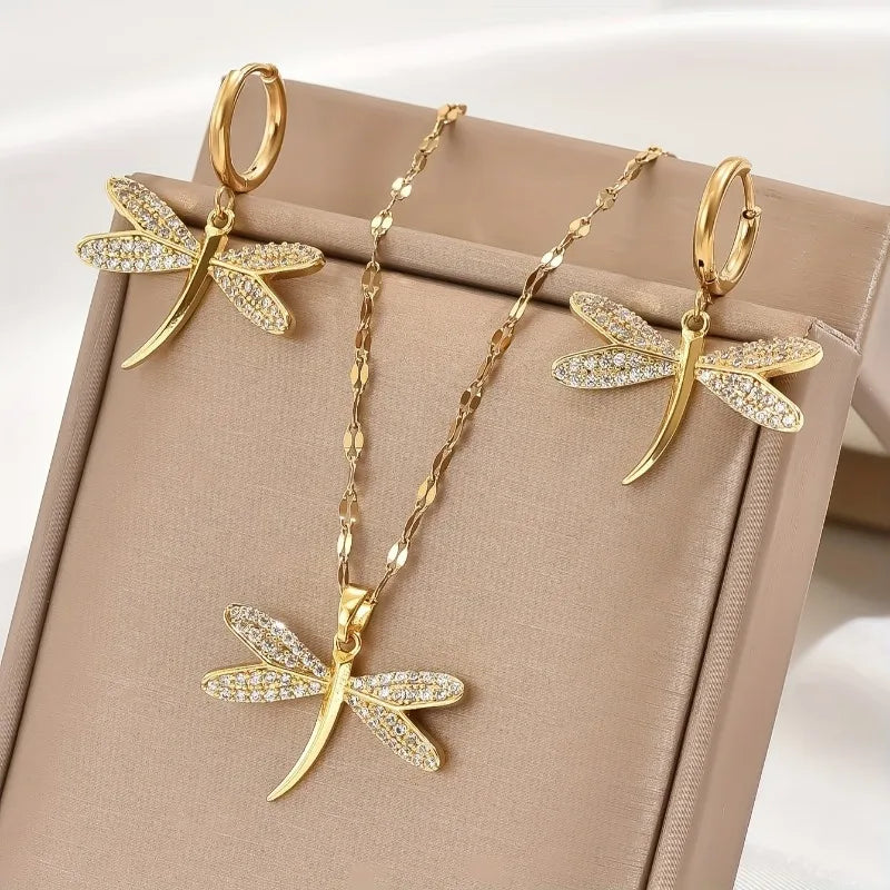 Goudkleurige set met libelketting en oorbellen