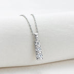 Ketting met drie ingelegde sparks