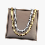 Roestvrijstalen choker met gebeeldhouwde hanger