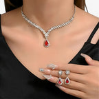 Tweedelige bruidsset met druppelhanger en oorbellen