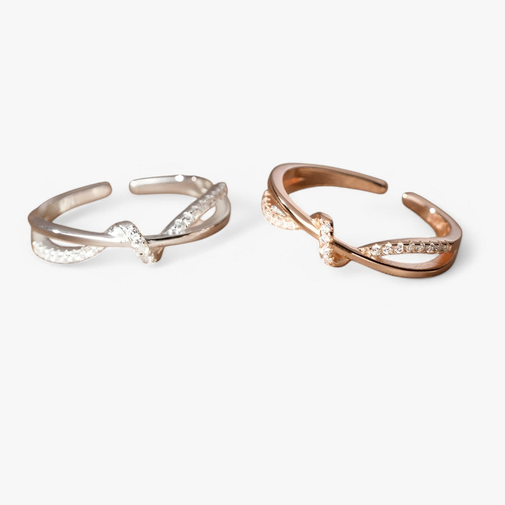 Sterling zilveren ring met knoop en kruis
