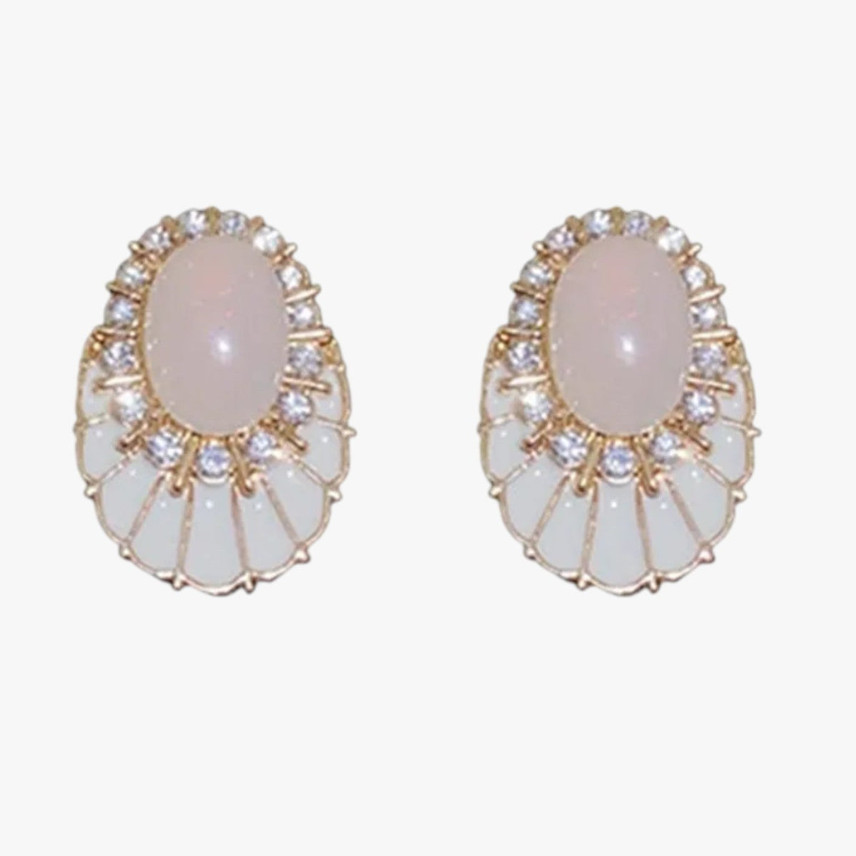 Oorhangers met witte emaille-look afwerking