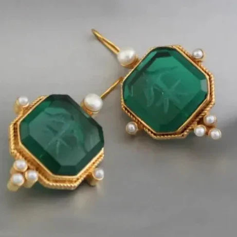 Hængeøreringe i vintagestil med perle og geometrisk vedhæng