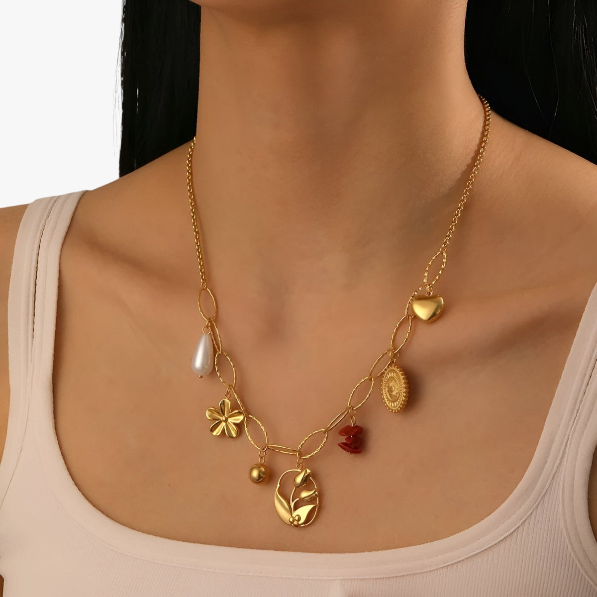 Ketting met hart-, tulp- en parelhangers