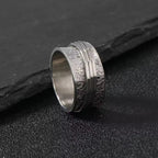 Vintage-Style Thin Two-Tone Spinner Ring