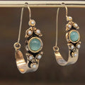 Creoler i vintagestil med mintgrøn cabochon og perle