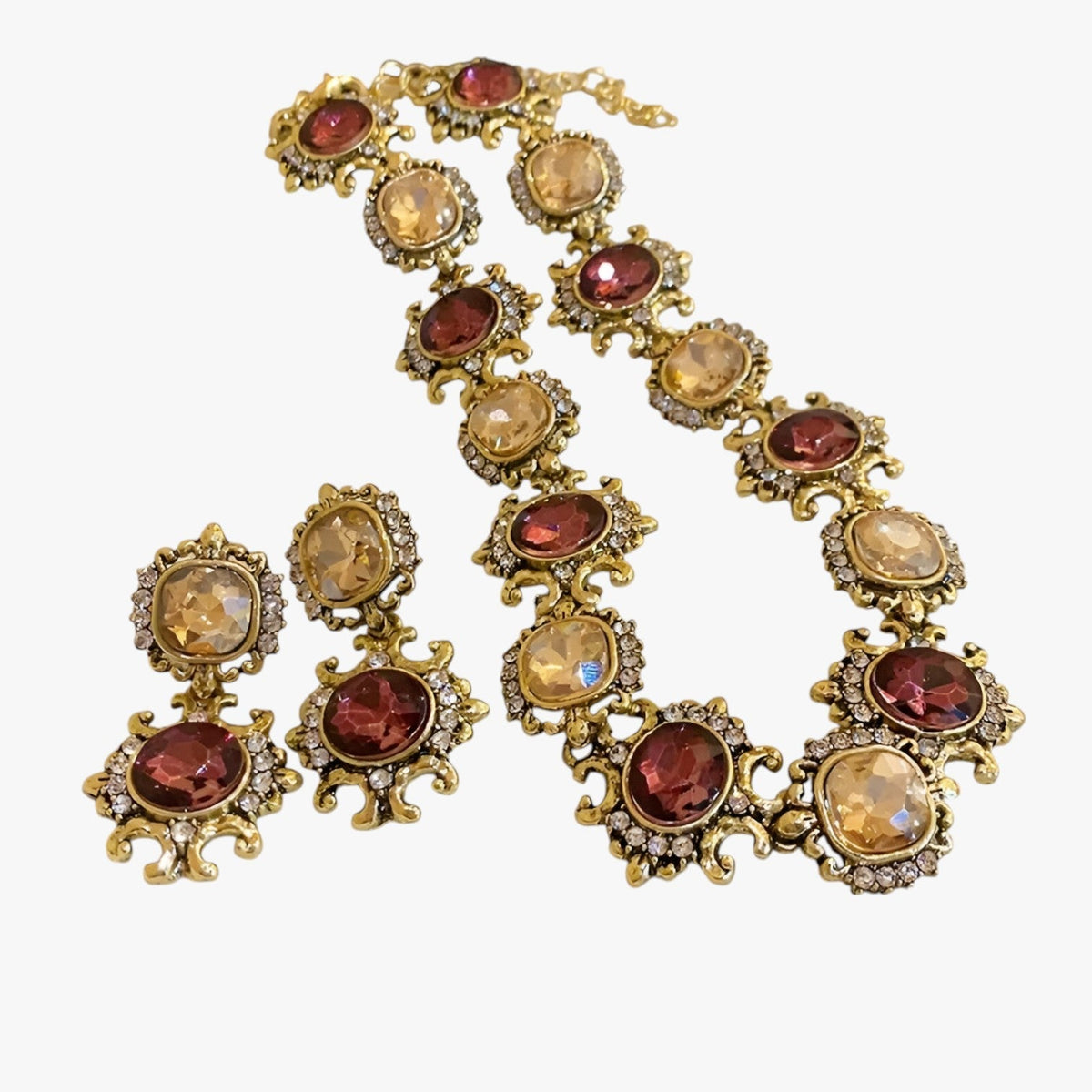 Set met collier en oorbellen met strass