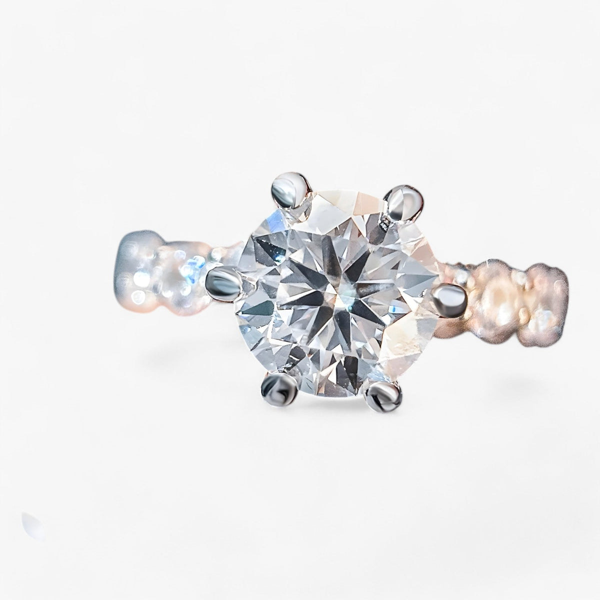 Moissanietring in S925 zilver met verborgen halo