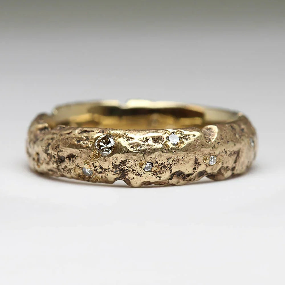Vintage goudkleurige gesmede ring met zirkonia