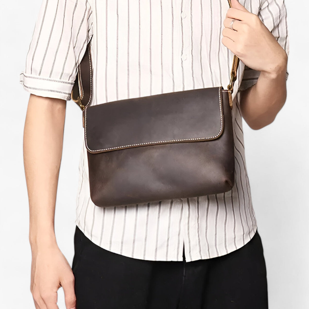 Men's Vintage-Inspired Comfortable Everyday Shoulder Bag