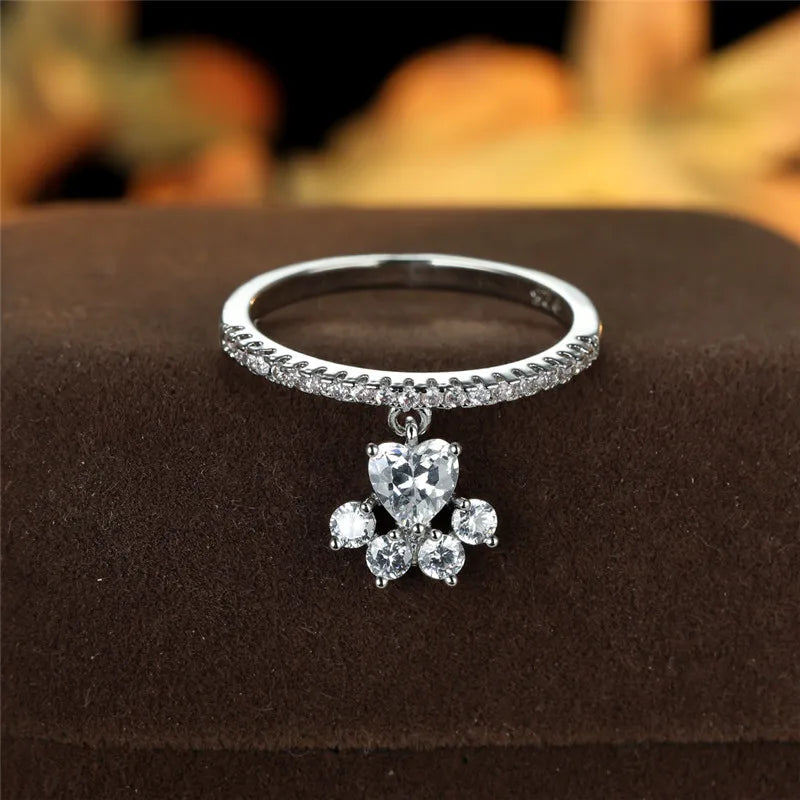 Ring met kattenpootje en hartsteen in vintagestijl