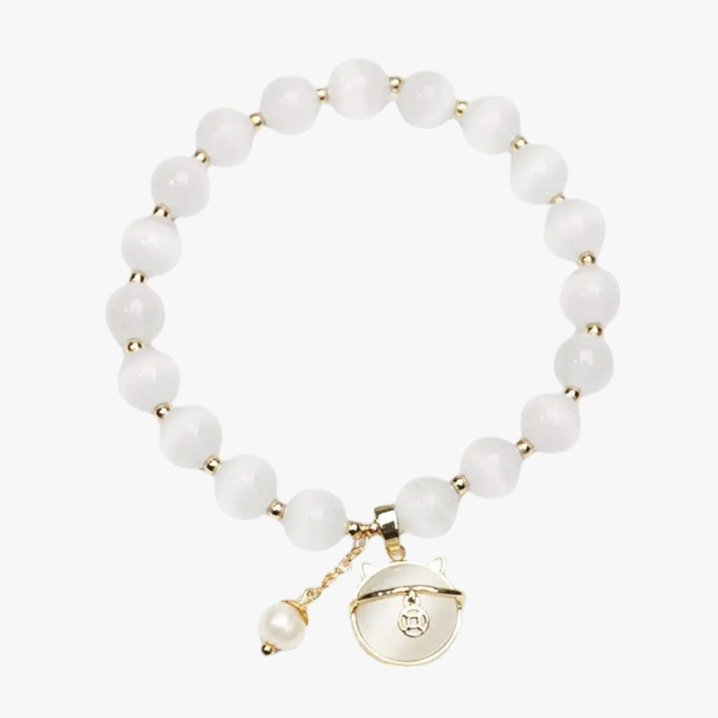 Kralenarmband met opaallook en kleine kattenbedel