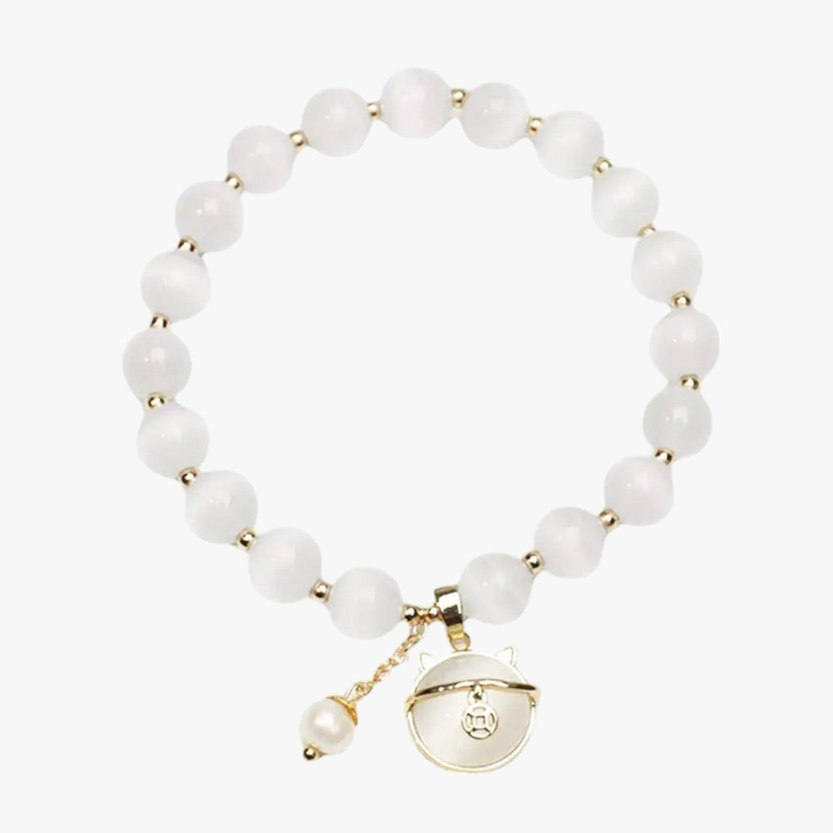 Kralenarmband met opaallook en kleine kattenbedel