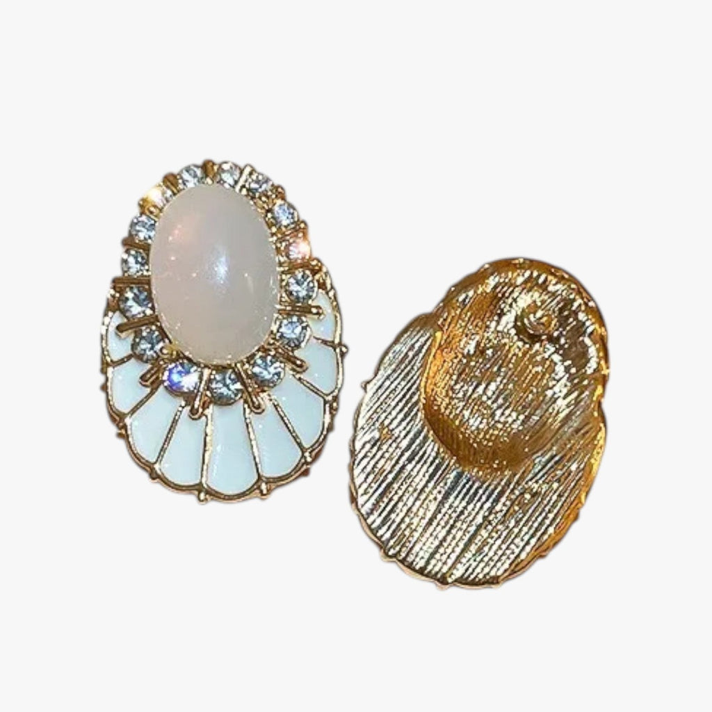 Oorhangers met witte emaille-look afwerking