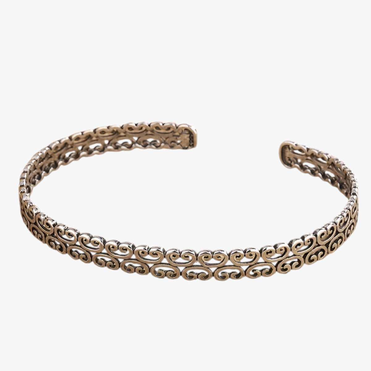 Zilverkleurige bangle met wolkendetail