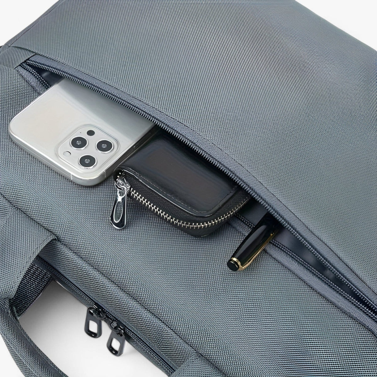 Compacte moderne laptoptas met grote inhoud in vijf kleuren