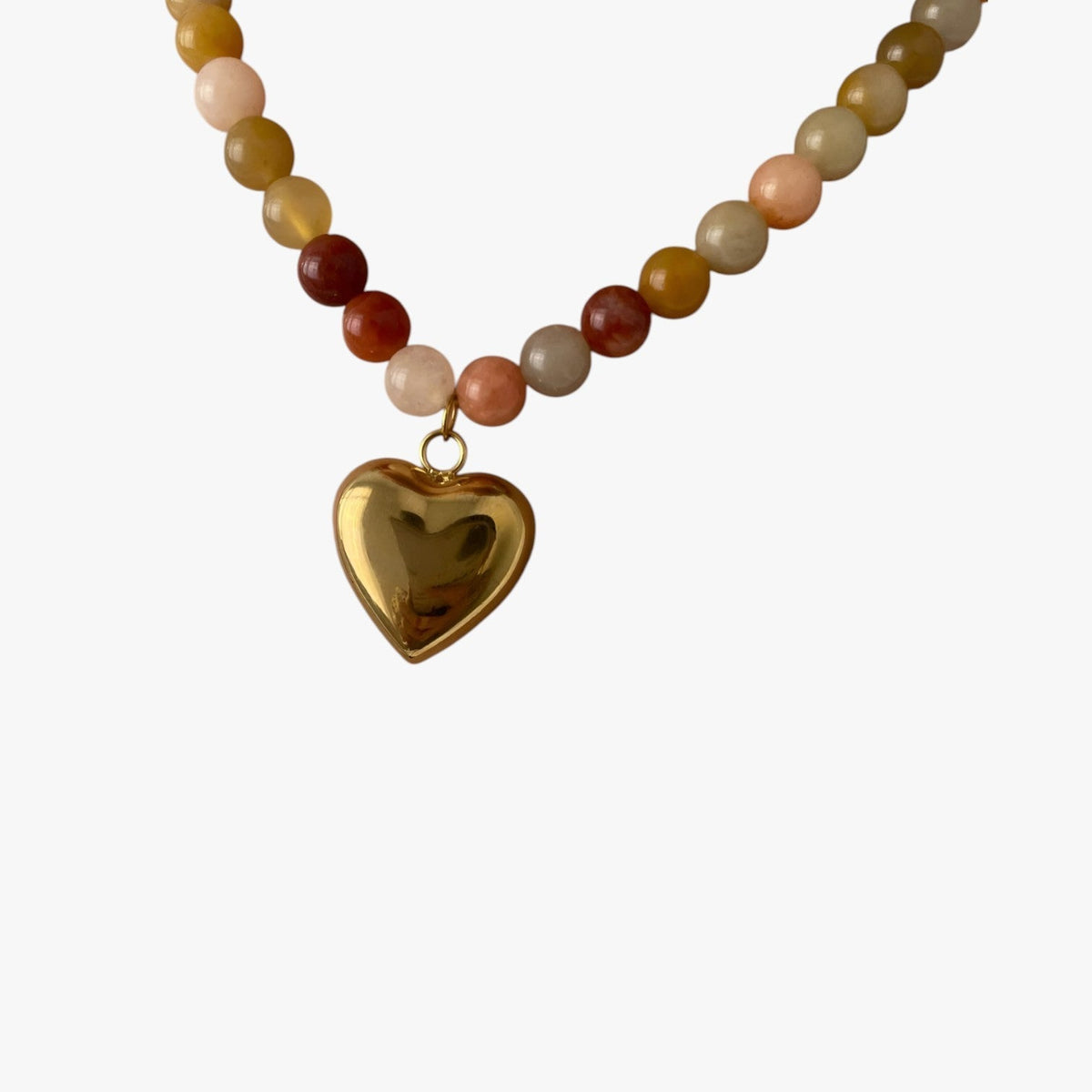 Kleurrijke kralenketting met goudkleurige hartbedel
