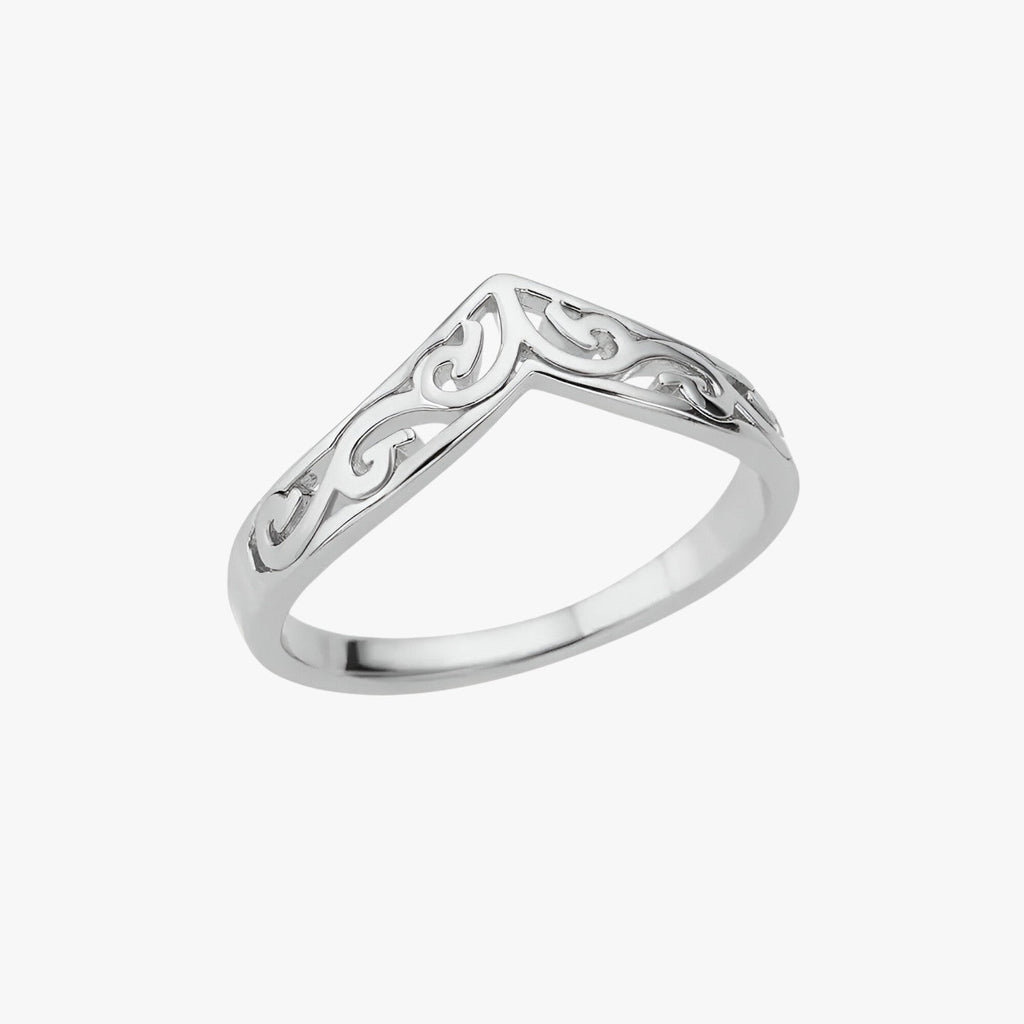 Goudkleurige ring met fijn botanisch totemdetail