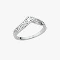 Goudkleurige ring met fijn botanisch totemdetail