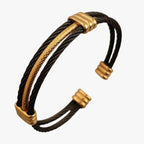 Tweekleurige armband met gevlochten touwpatroon