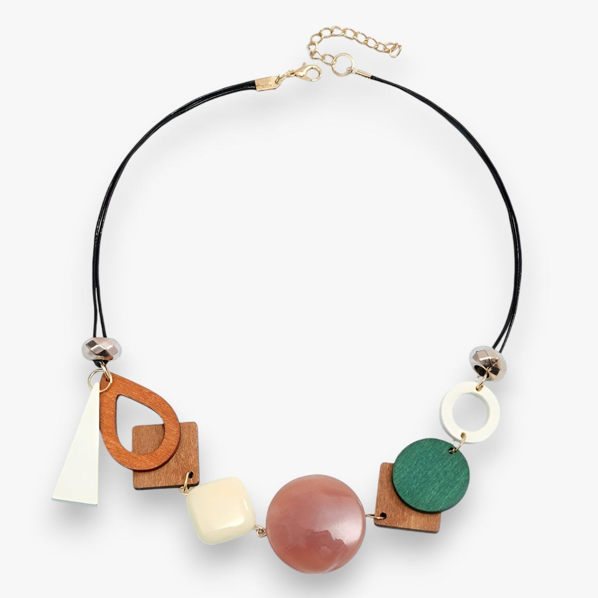 Handgemaakte ketting met geometrische houten hangers