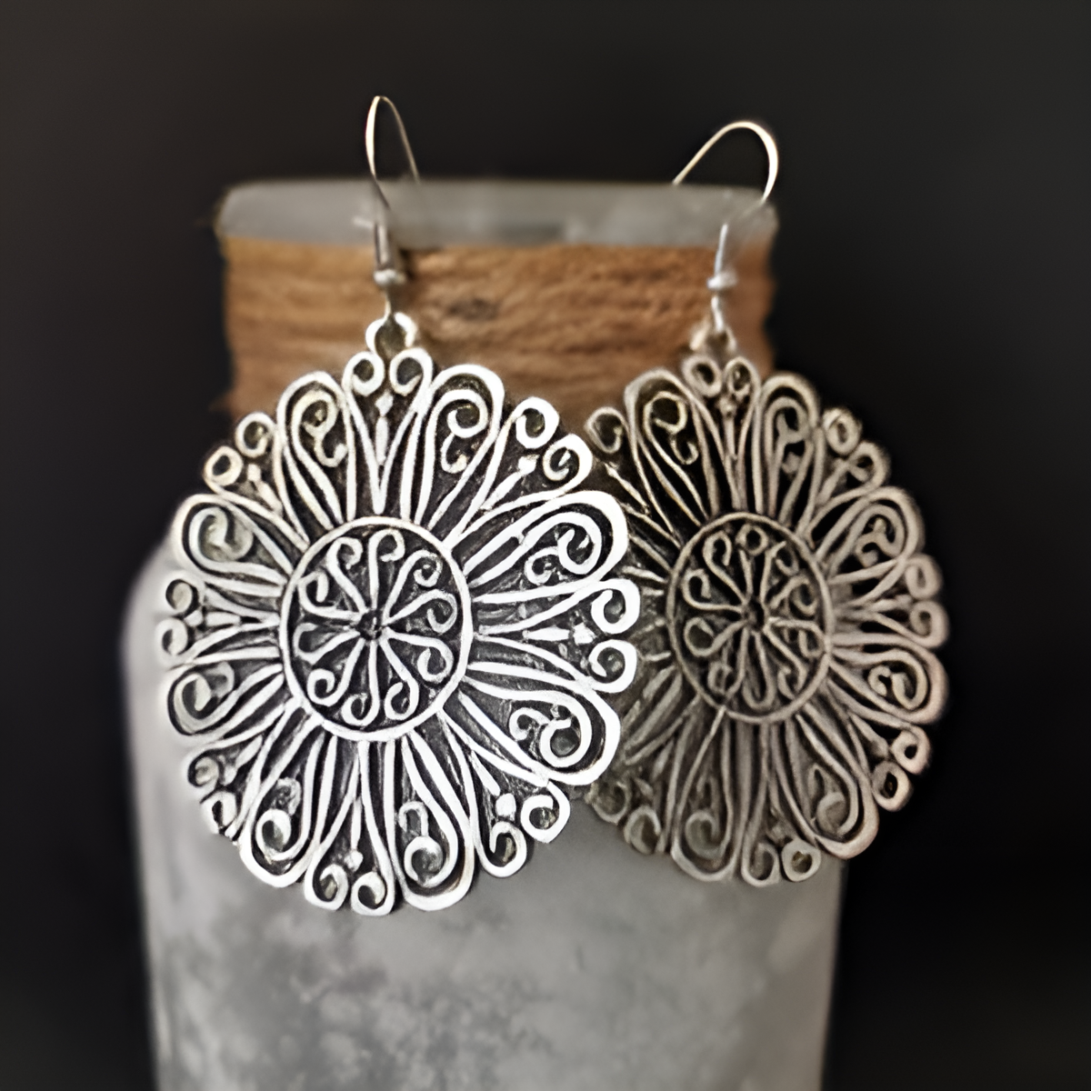 Boucles d'oreilles mandala rond ajouré style vintage