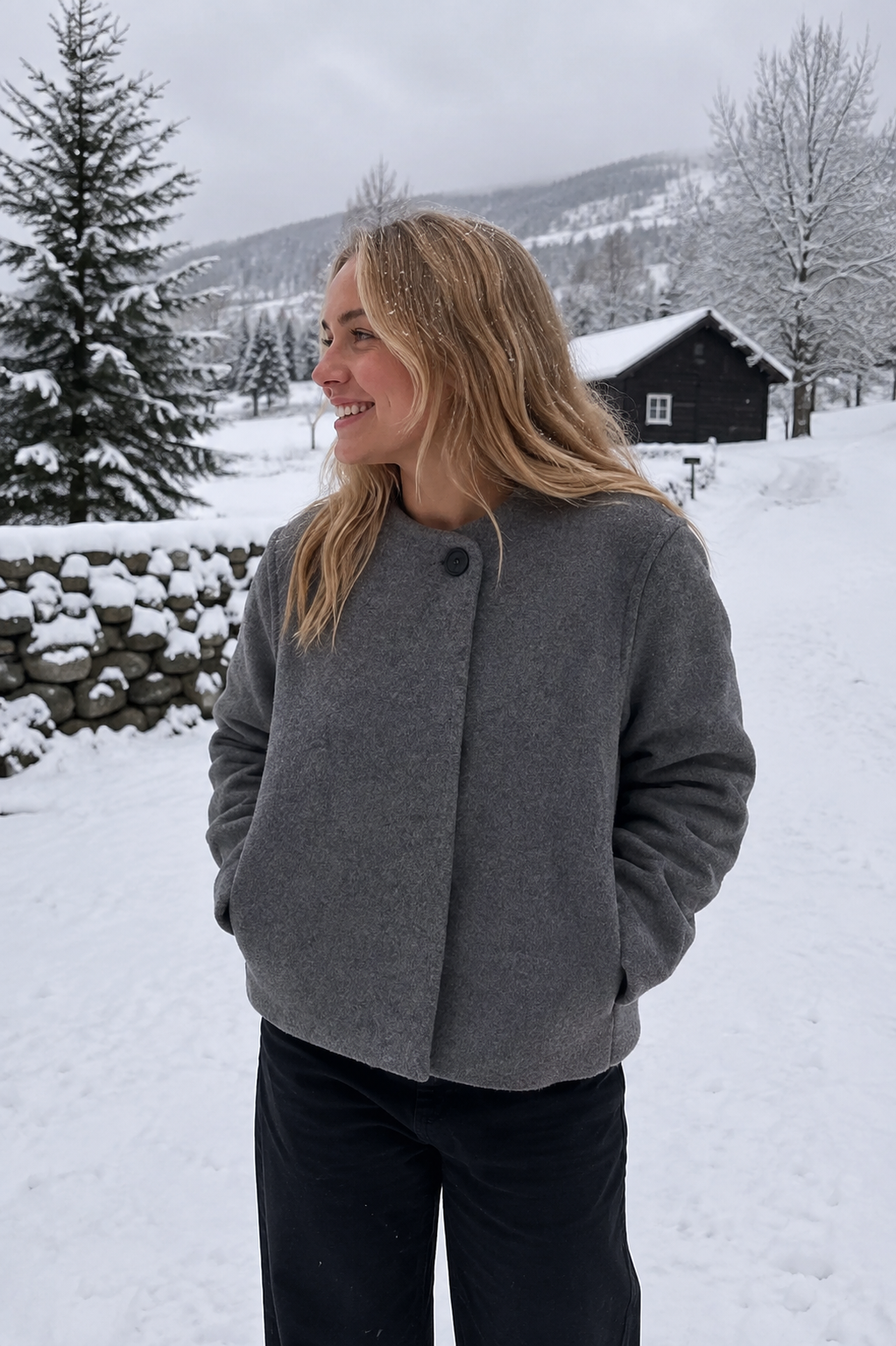 Manteau long brossé à devant simple boutonnage et coupe ample