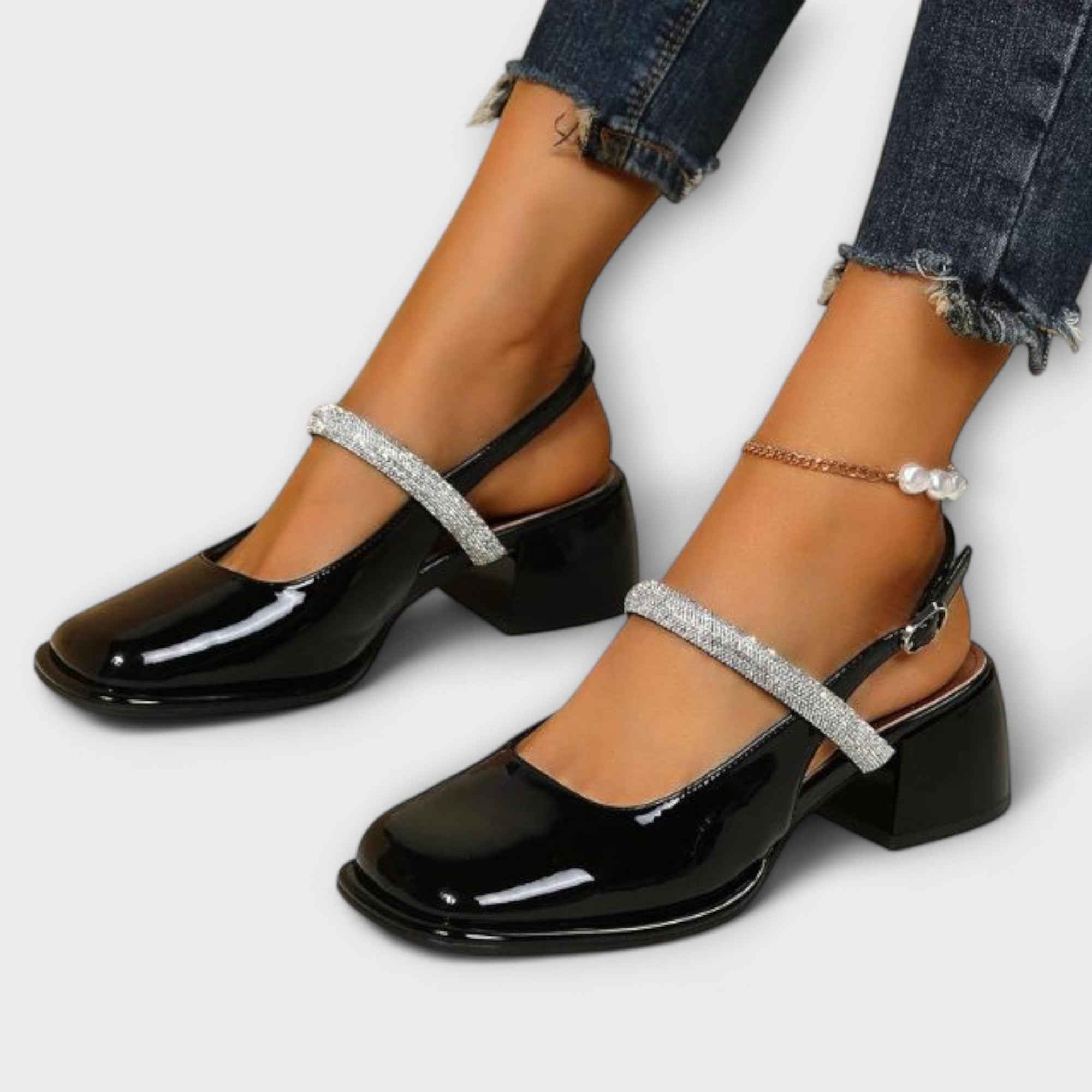 Mary Janes met glitterbandje, blokhak en lakafwerking