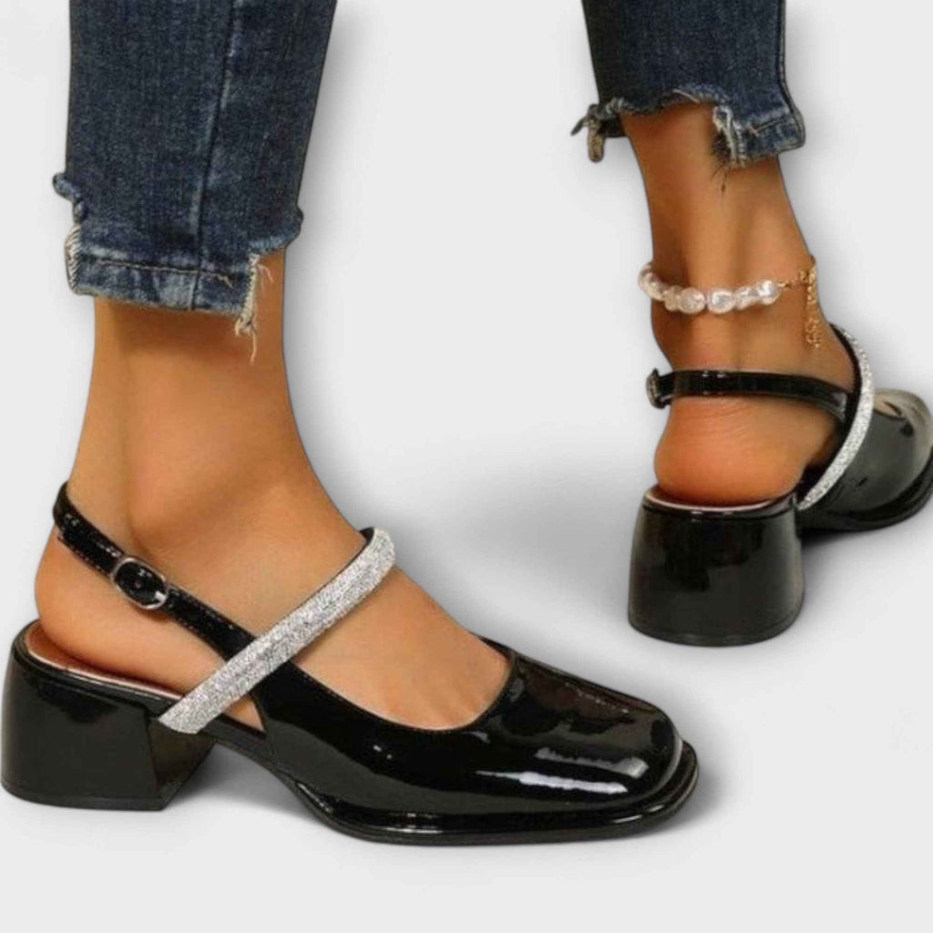Mary Janes met glitterbandje, blokhak en lakafwerking